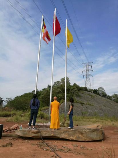 竹林寺升国旗